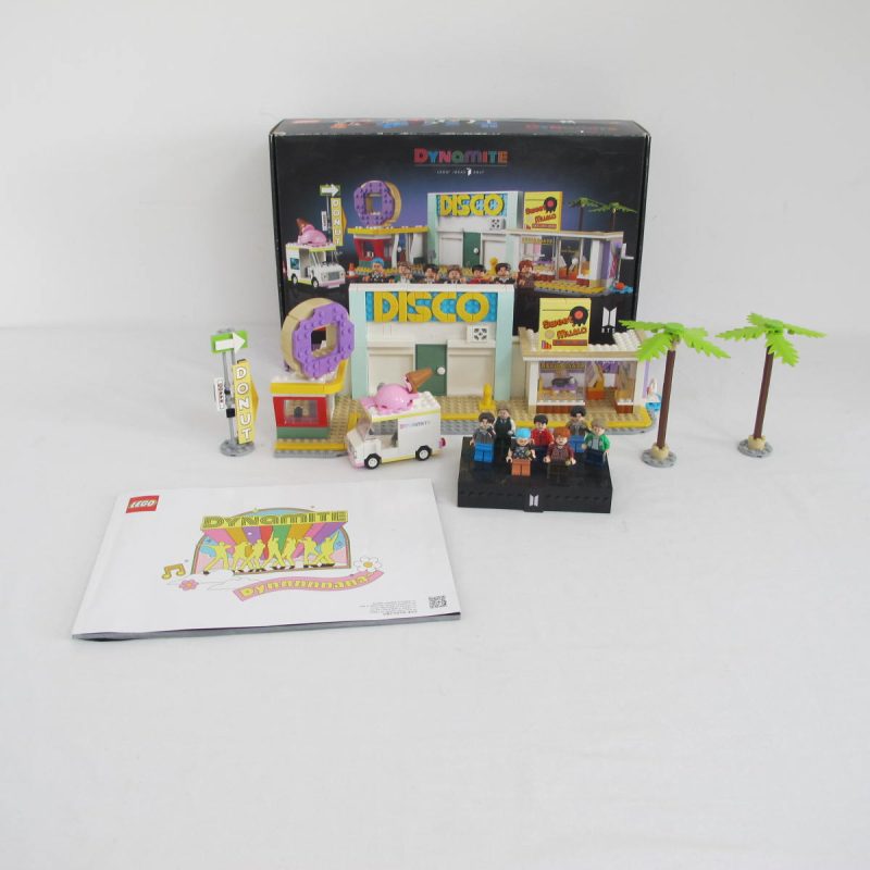 BTS Dynamite. Complete with instructions and box