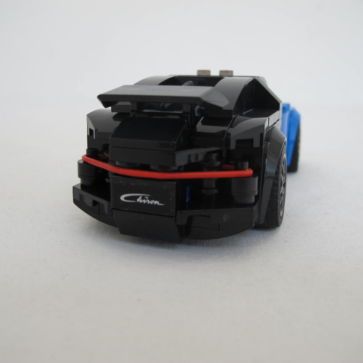 Bugatti Chiron. Complete with instructions and box - Image 7