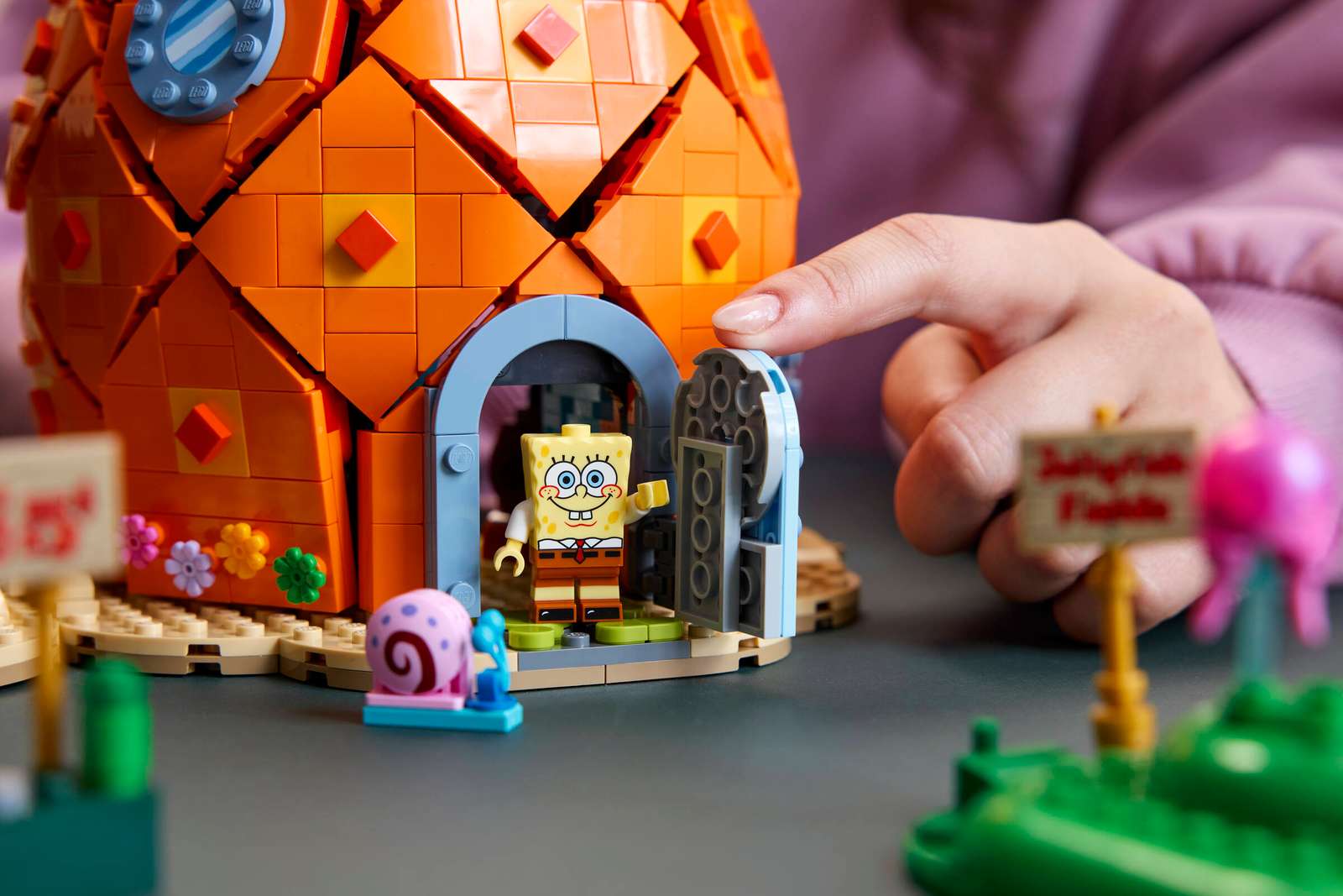 LEGO Icons SpongeBob SquarePants: Bikini Bottom 11386
