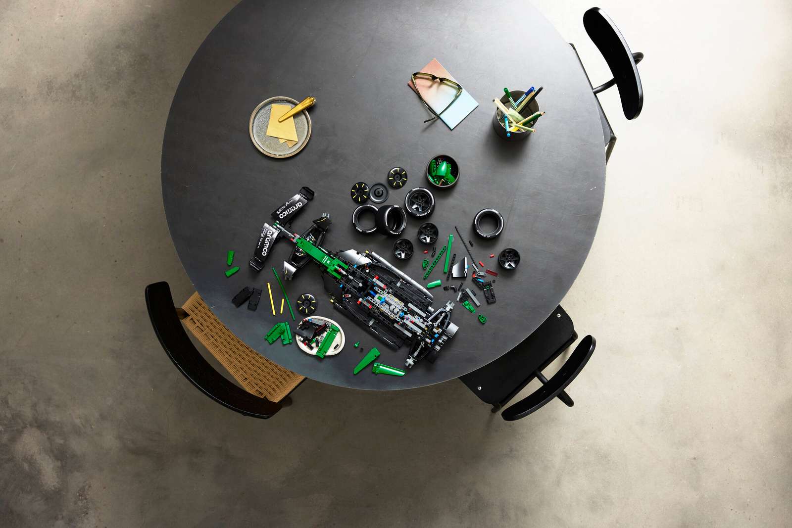 LEGO Technic Aston Martin Aramco AMR25 F1® Car 42240