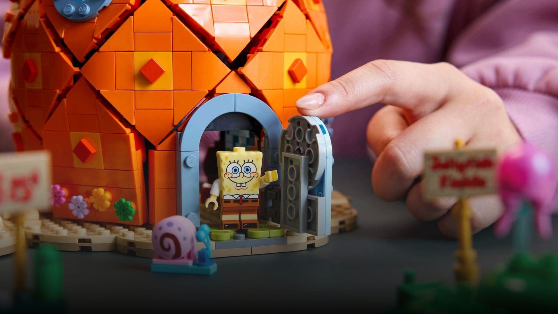 LEGO Icons SpongeBob SquarePants: Bikini Bottom 11386